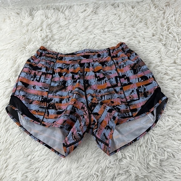 Lululemon Hotty Hot Short II *Long 4" Inversion Multi / Black - Picture 1 of 6